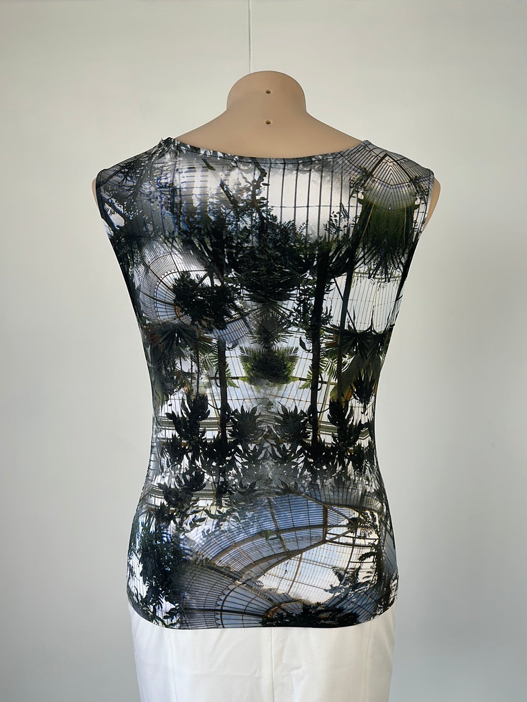 Escada | Munich | top | size 14 | sleeveless