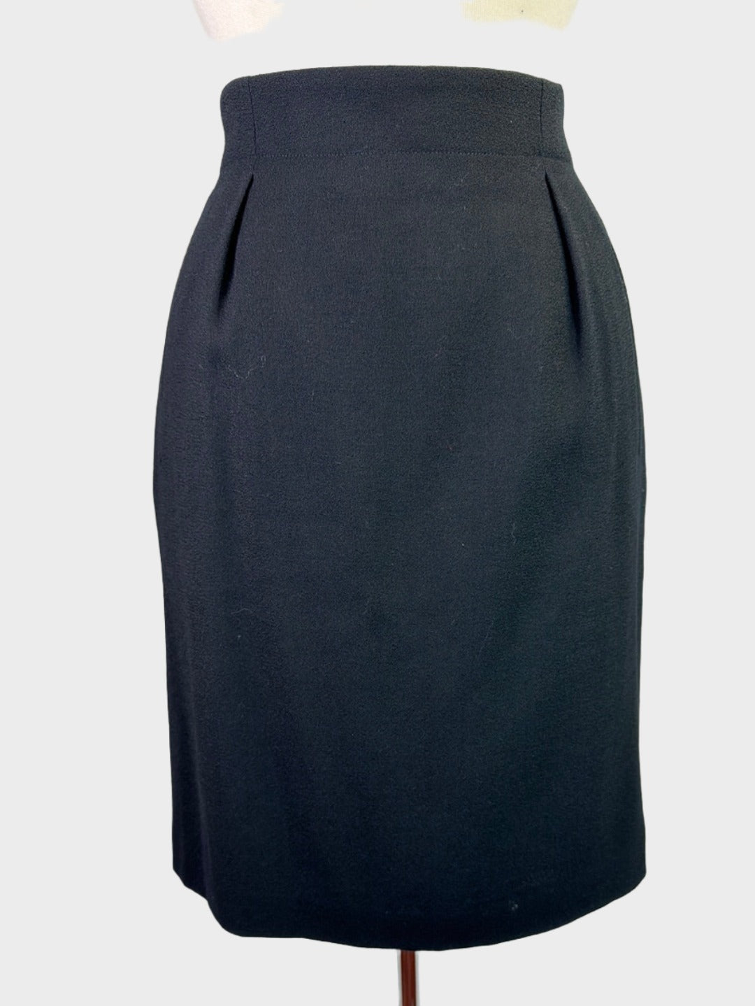 Jones New York | skirt | size 10 | knee length | 100% wool | made in the USA