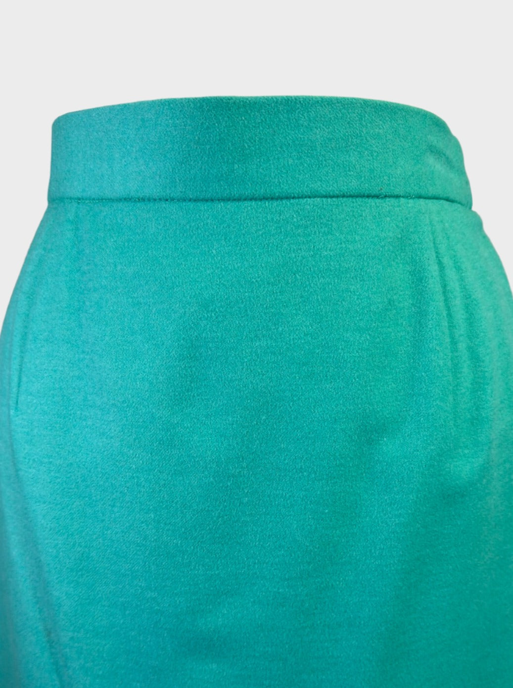 Louis Féraud | Paris | skirt | size 12 | knee length | wool silk blend