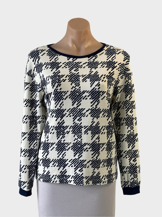 Designer Baum und Pferdgarten top in navy blue and white houndstooth jersey with bateau neck for office or smart casual.