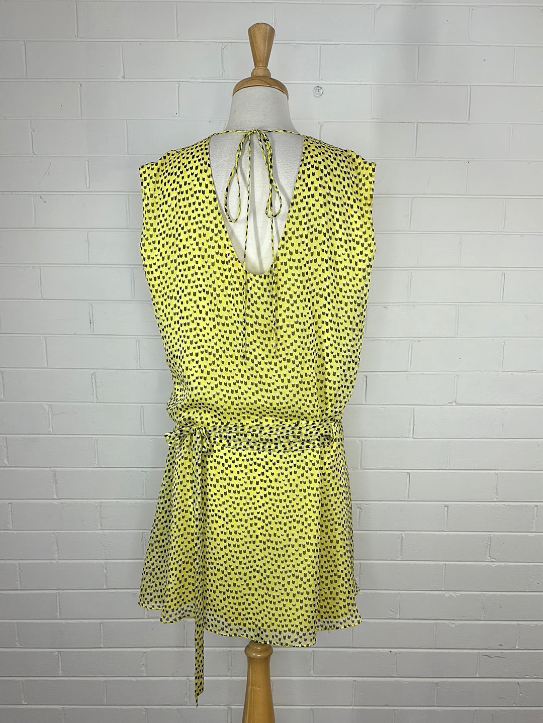 Diane von Furstenberg | New York | dress | size 12 | knee length | 100% silk