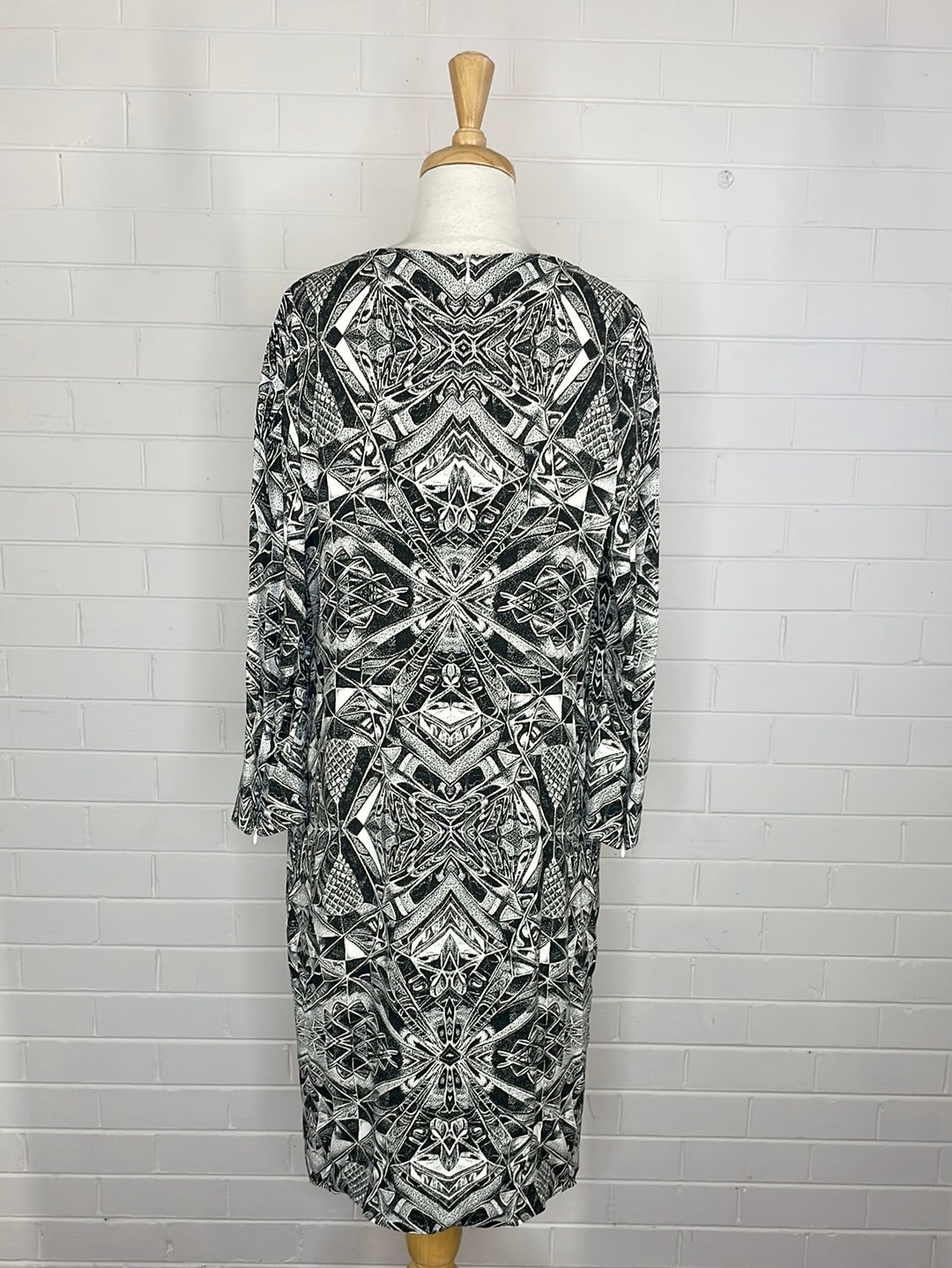 Escada | Munich | dress | size 12 | midi length