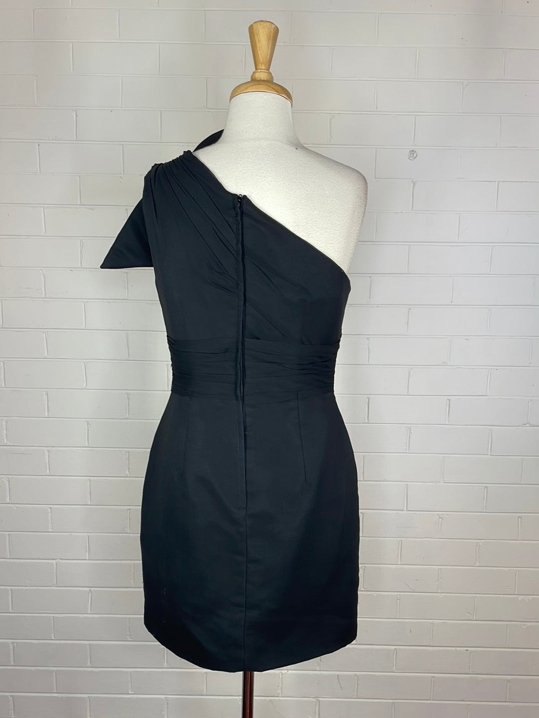 Alex Perry | dress | size 10 | mini length | 100% silk