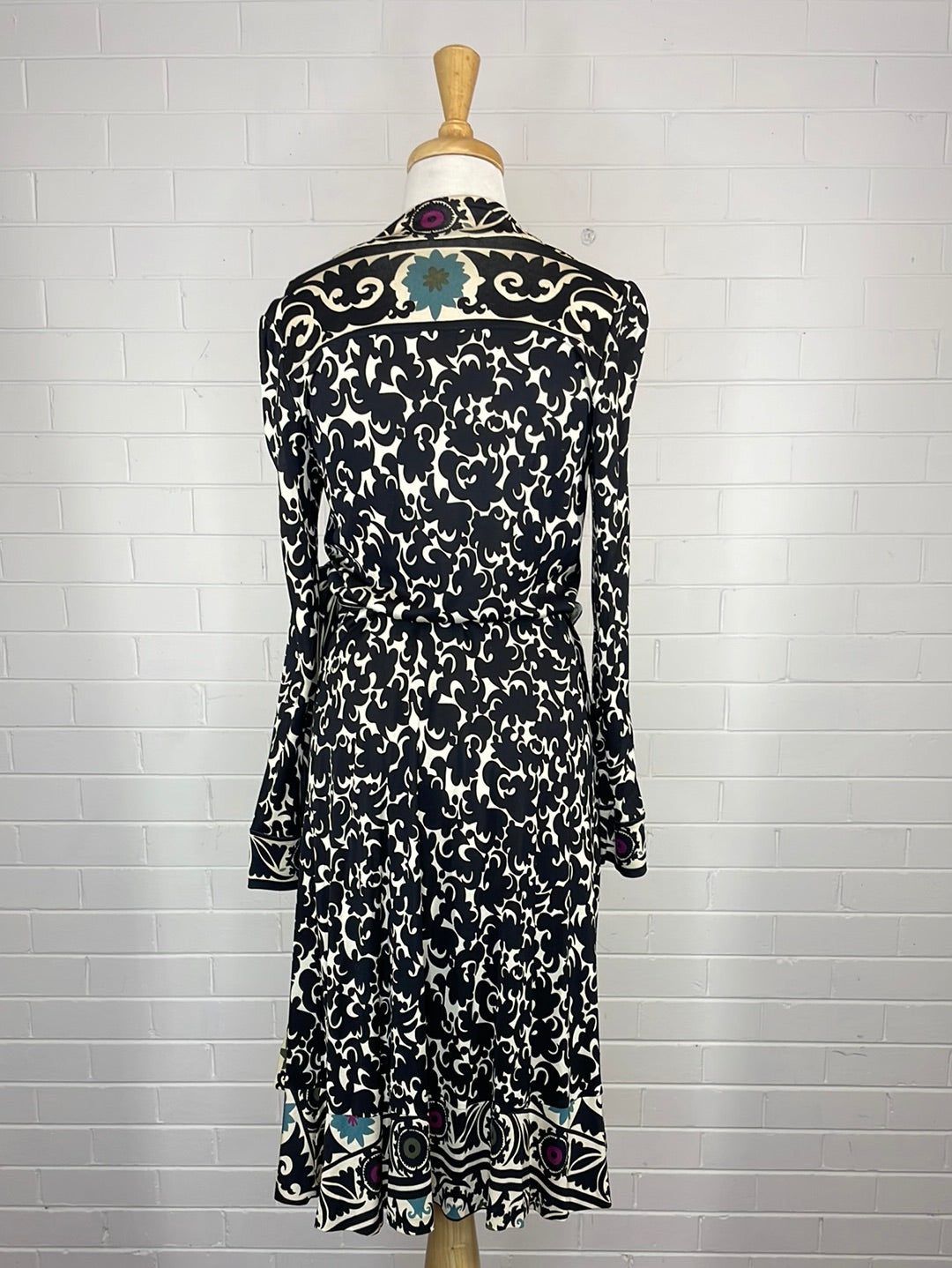 Diane von Furstenberg | New York | dress | size 10 | midi length | 100% silk