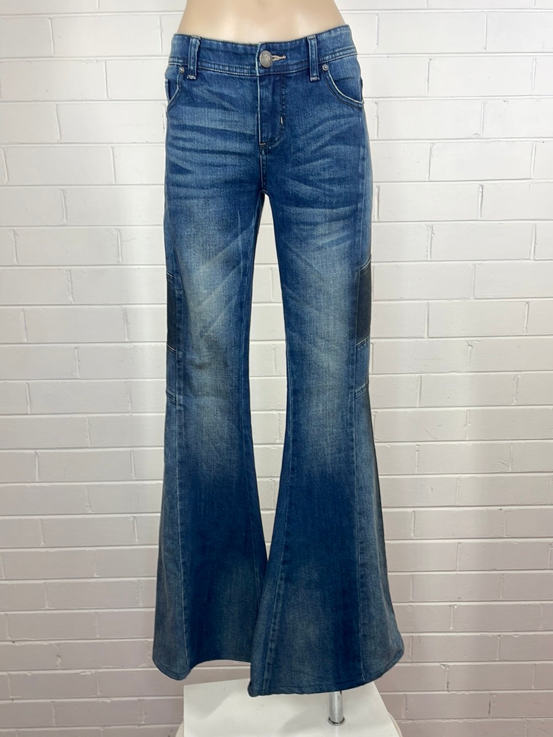 Free People | Philadelphia | jeans | size 8 | flare leg