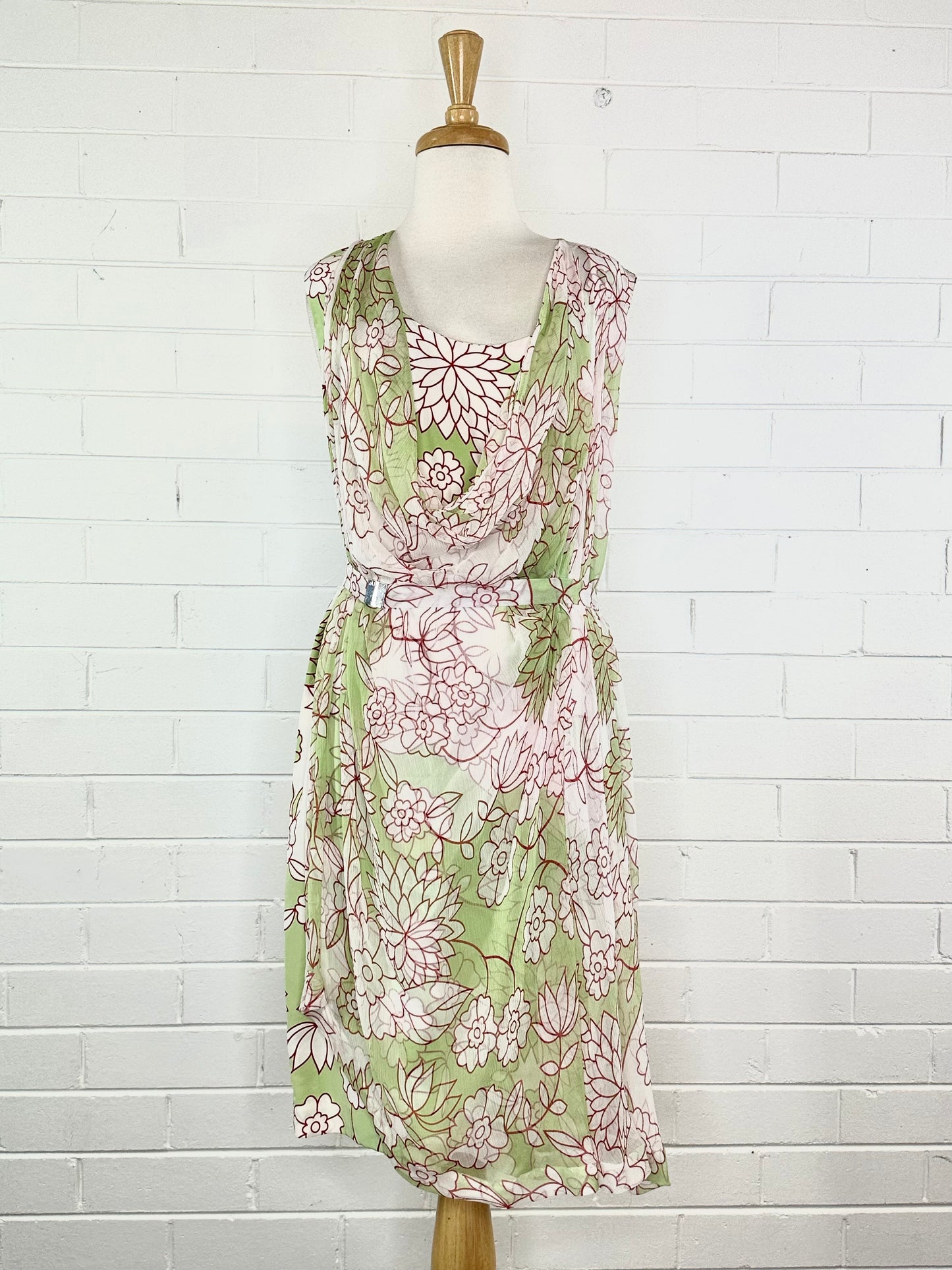 Diane von Furstenberg | New York | dress | size 8 | knee length | 100% silk