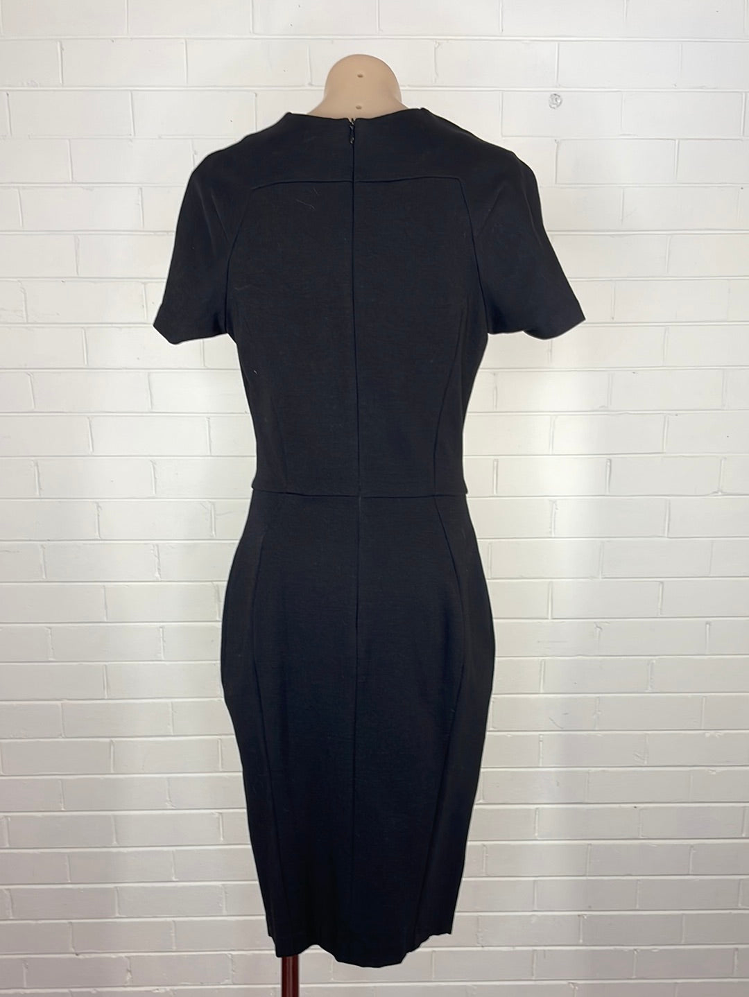 Cue | dress | size 8 | knee length | new with tags