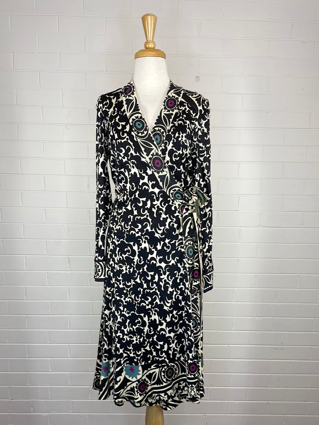 Diane von Furstenberg | New York | dress | size 10 | midi length | 100% silk