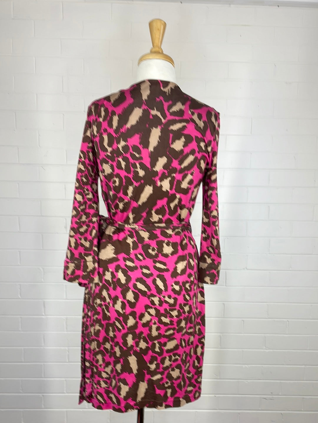 Diane von Furstenberg | New York | dress | size 8 | knee length | 100% silk