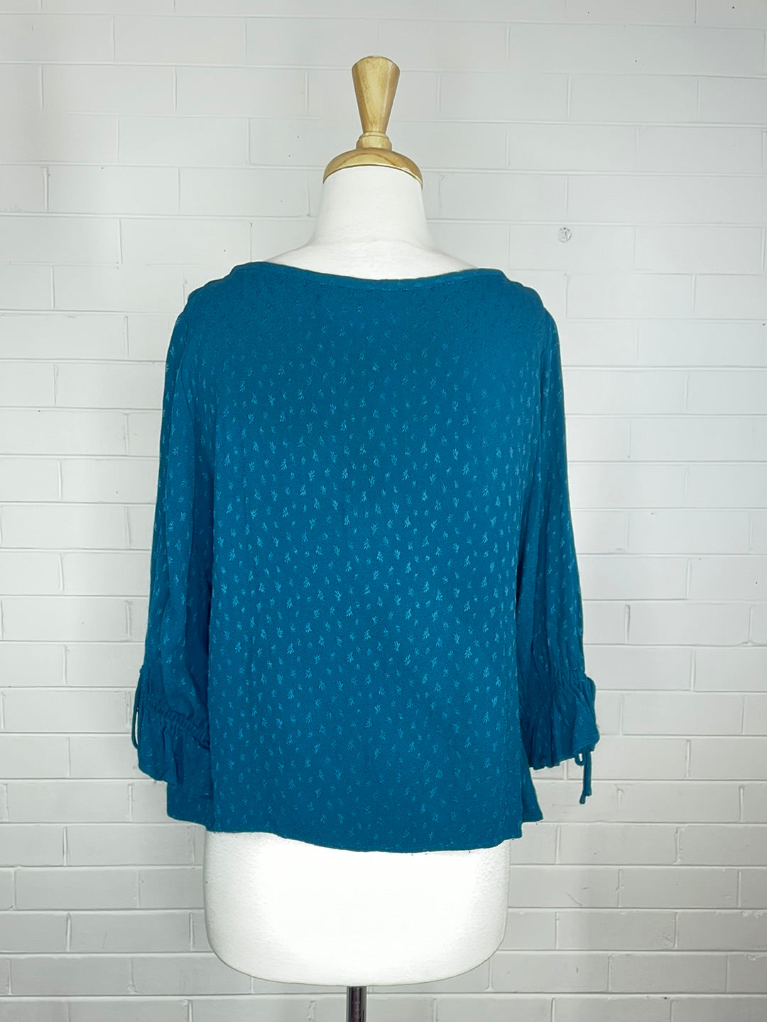 Veronika Maine | top | size 12 | three quarter sleeve