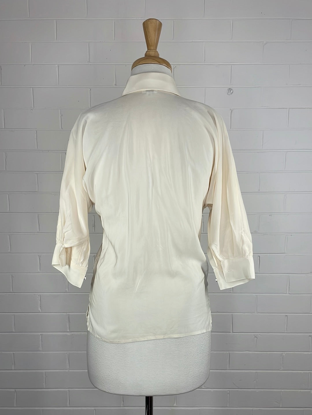 David Jones | vintage 80's | shirt | size 10 | three quarter sleeve | 100% silk | made in Hong Kong