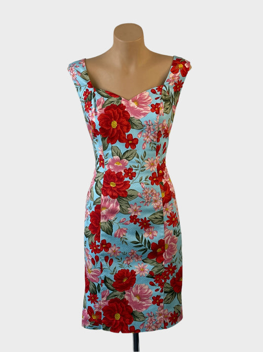 Review sleeveless dress in multicoloured textured weave with vintage floral print, sweetheart neck and pencil skirt for smart casual or office wear.
