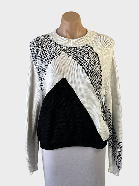 Designer Sportmax black and ivory sweater with tufted intarsia panel and crew neck for smart casual wear