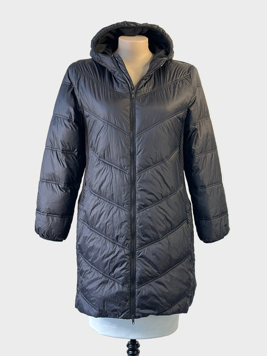 Virtuelle puffer coat in black with chevron quilted panels, ruched sides and zip front closure for smart casual wear