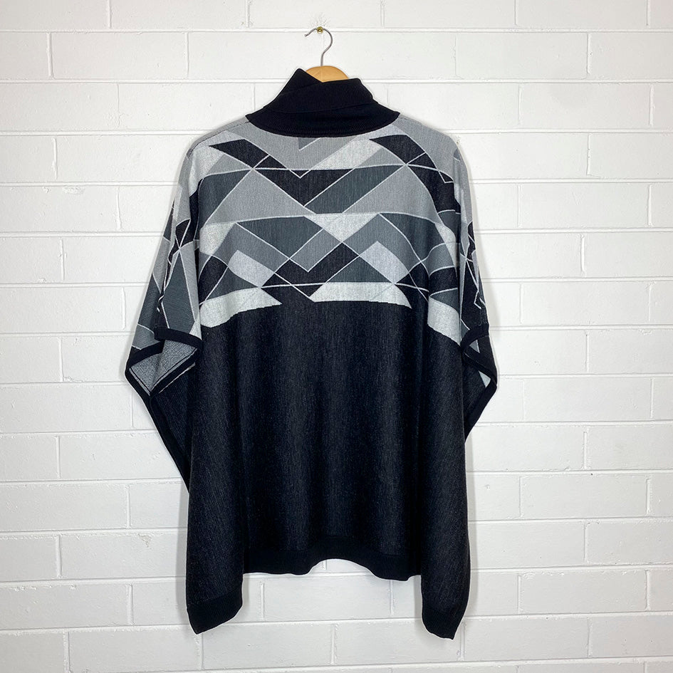 Sweaty Betty | London | poncho | one size | turtleneck