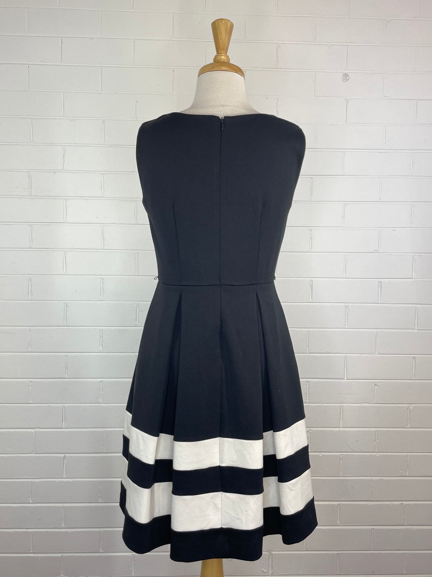 Calvin Klein Size 2 Black Dress