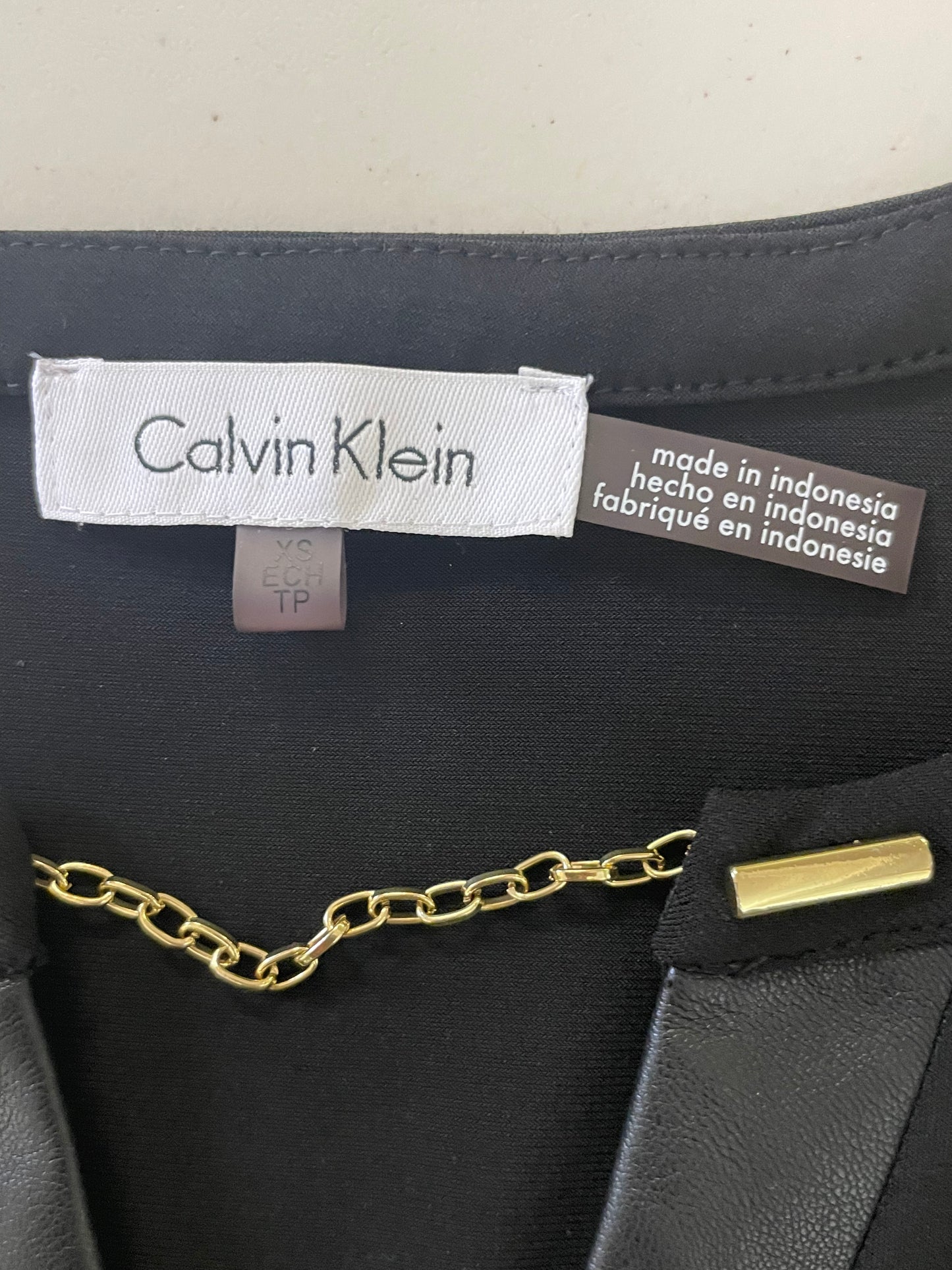 Calvin Klein | US | top | size 8