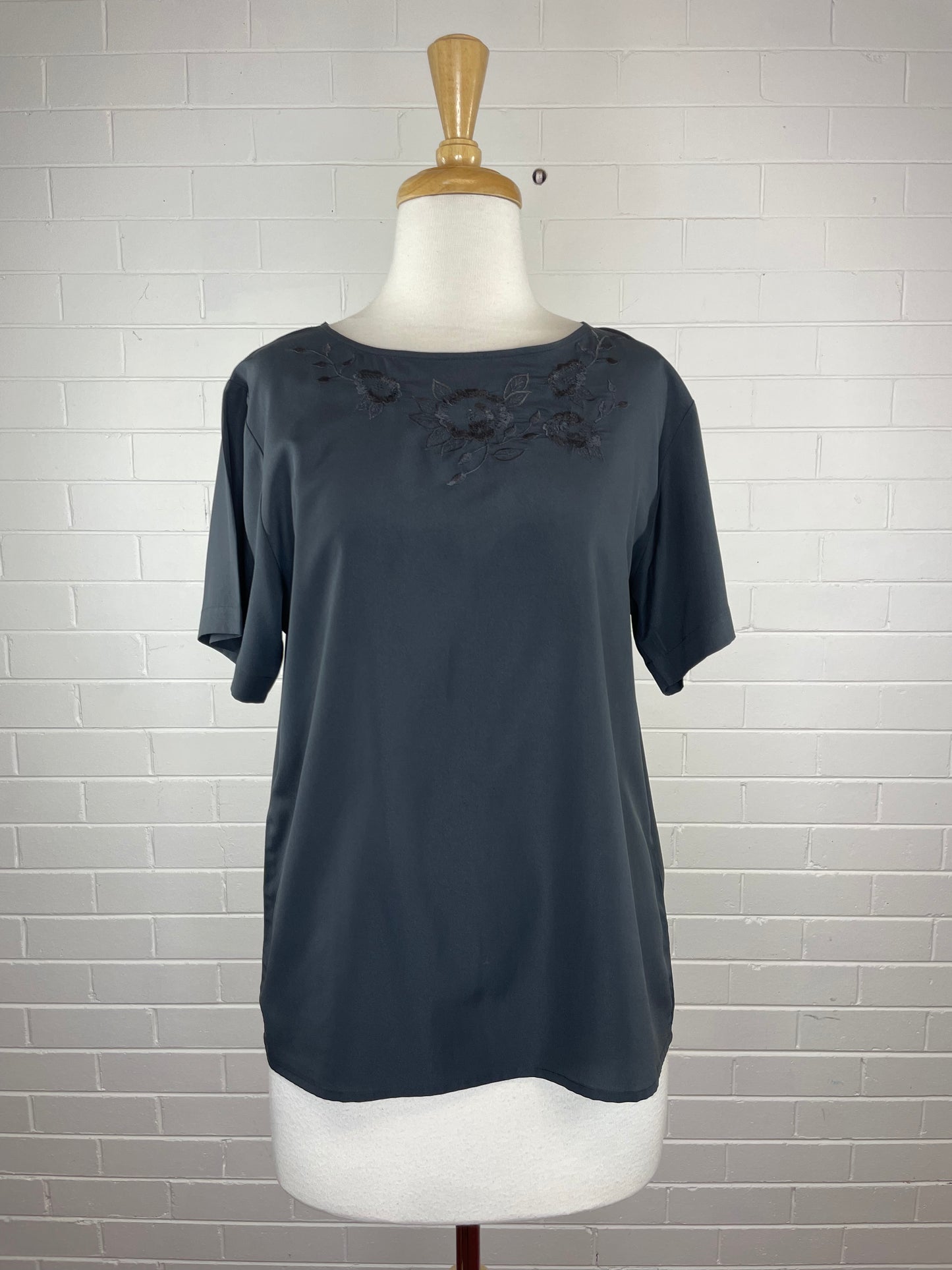 David Jones | vintage | top | size 10 | short sleeve