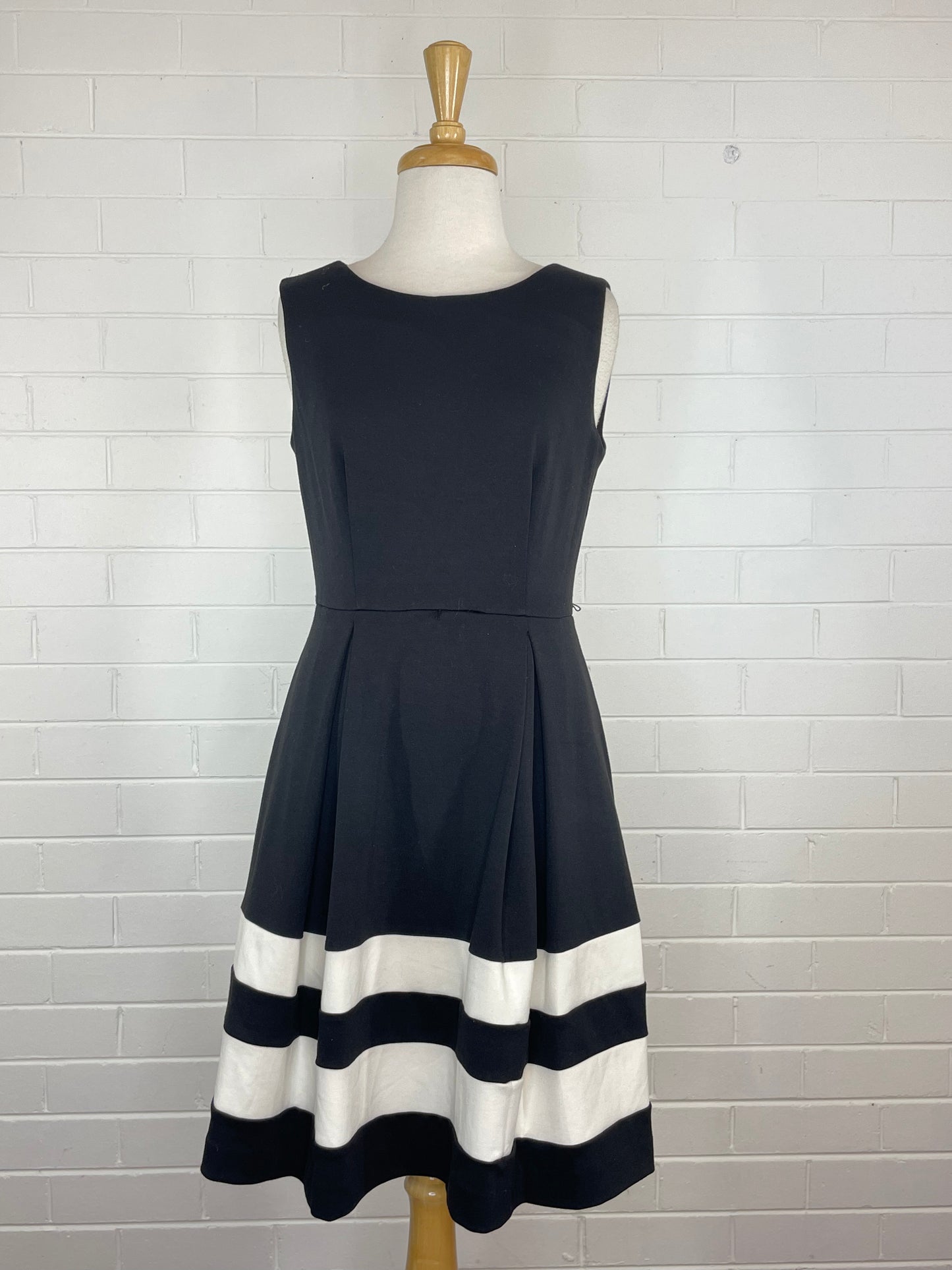 Calvin Klein | US | dress | size 8 | knee