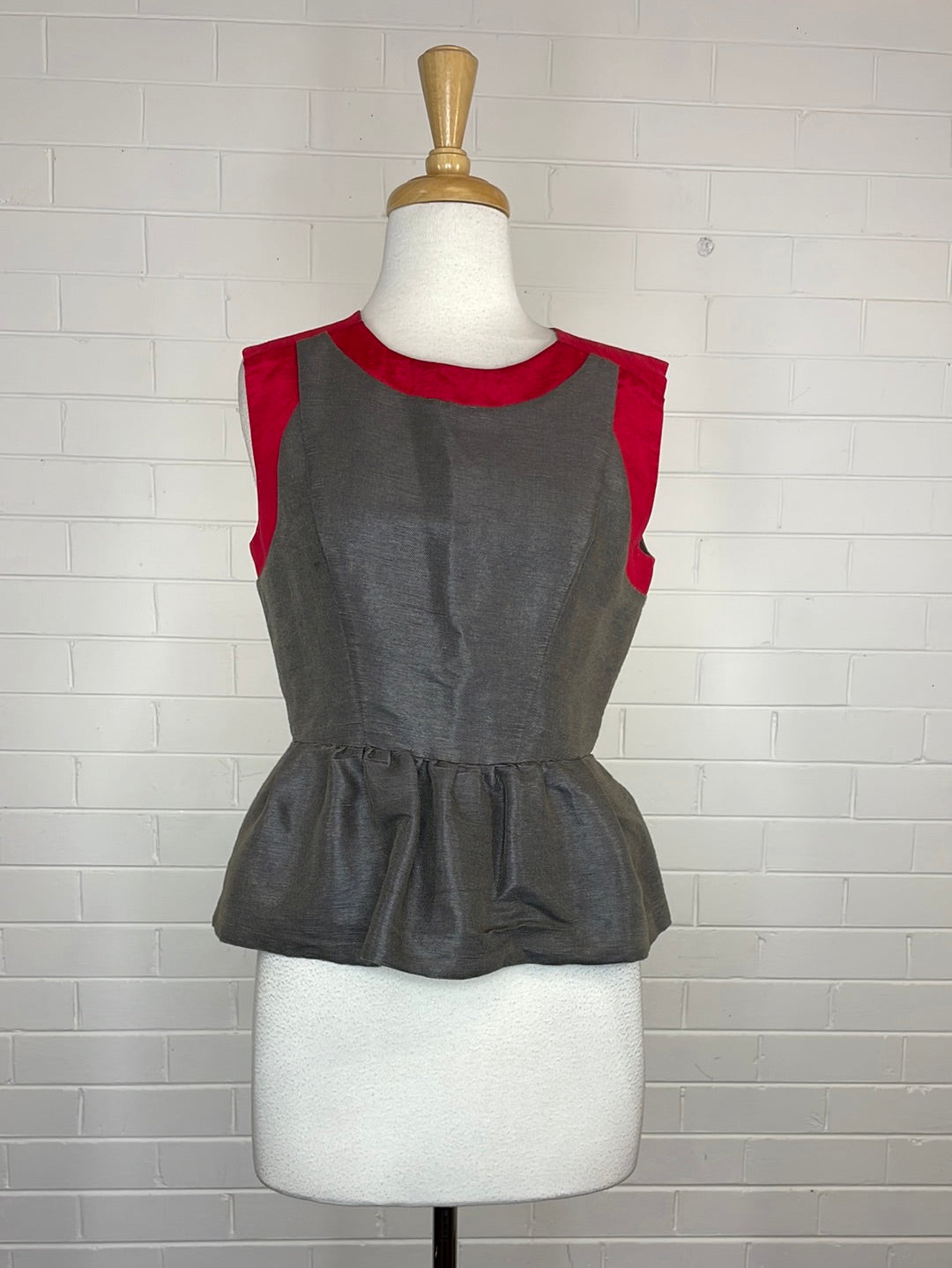 Nicola Finetti | top | size 10 | sleeveless