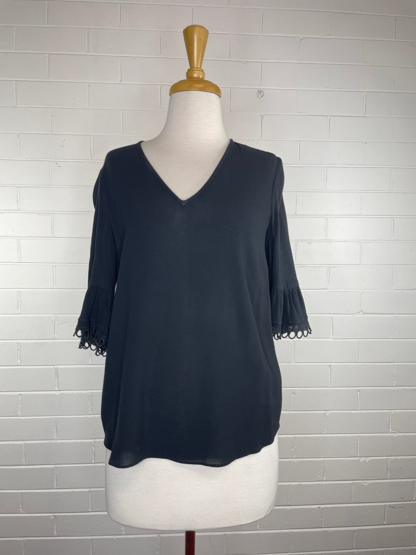 Witchery | top | size 6 | three quarter sleeve